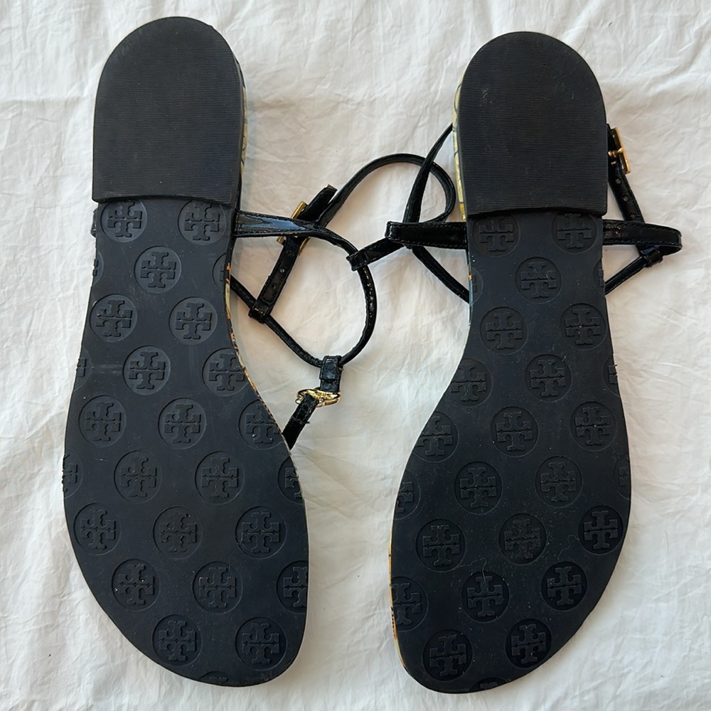 Tory Burch Navy Blue Patent Leather w Gold Logo Flat Strappy Sandals - 9 - Picture 4 of 6
